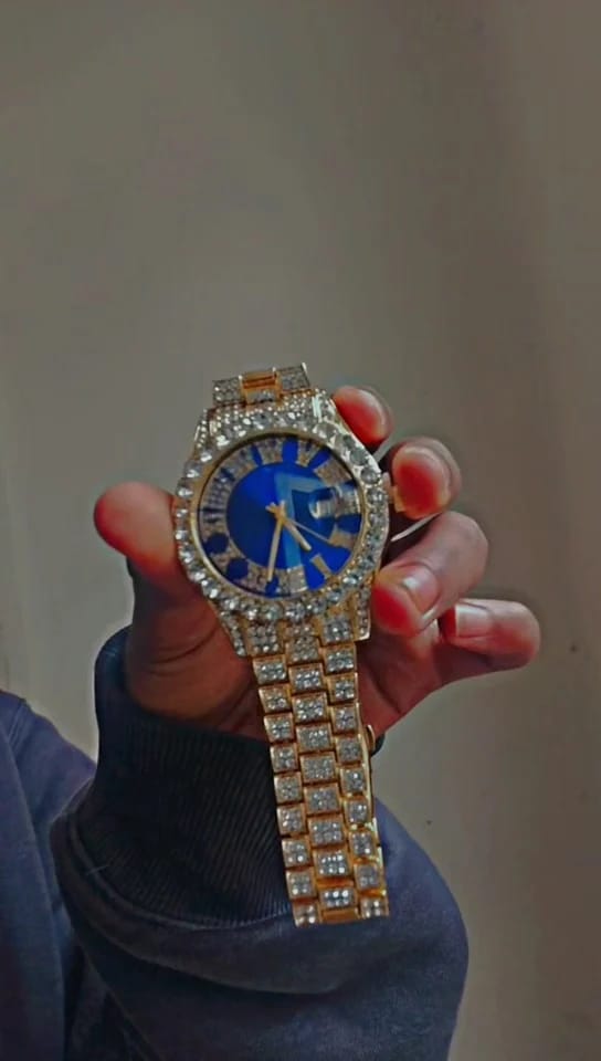 Customer photo review of Gold Tone Stainless Steel Mens Watch Complete Calendar Quartz — Gold | KIMLUD
