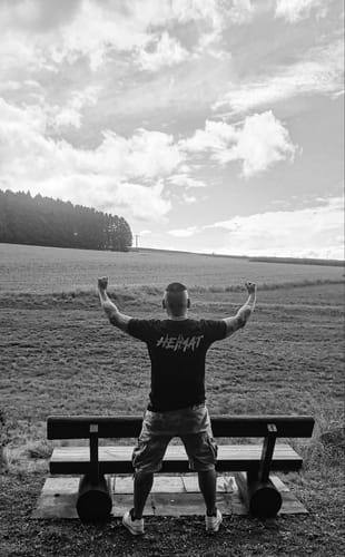 Customer photo review of Shirt - Heimatliebe - Black