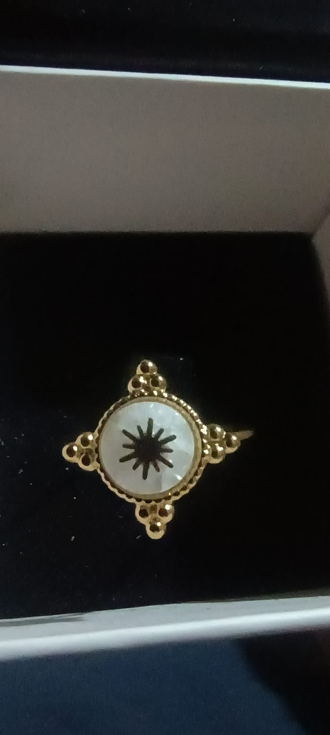 Customer photo review of Golden Snowflake Vintage Ring