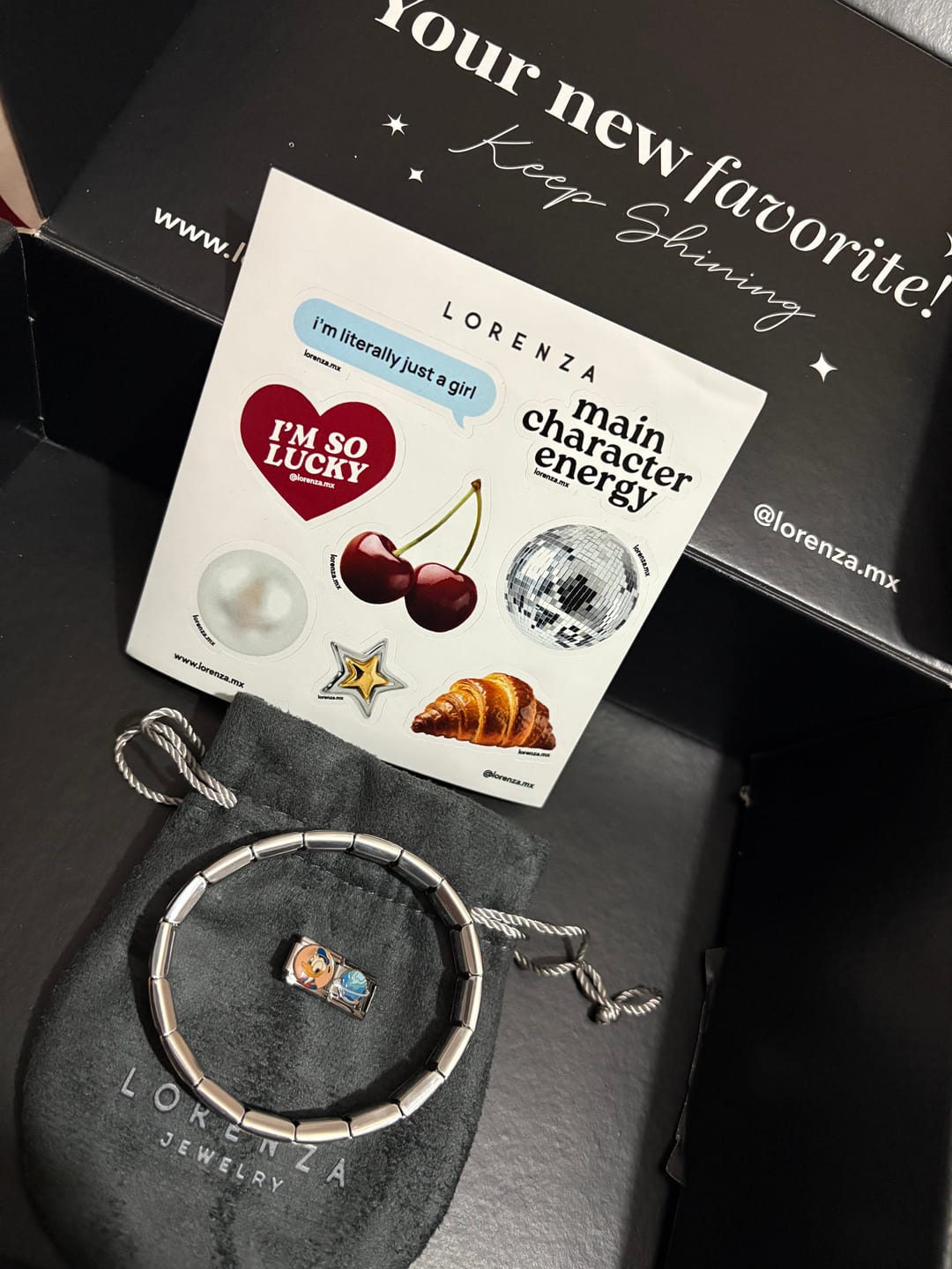 Customer photo review of Charm Planeta Saturno Azul