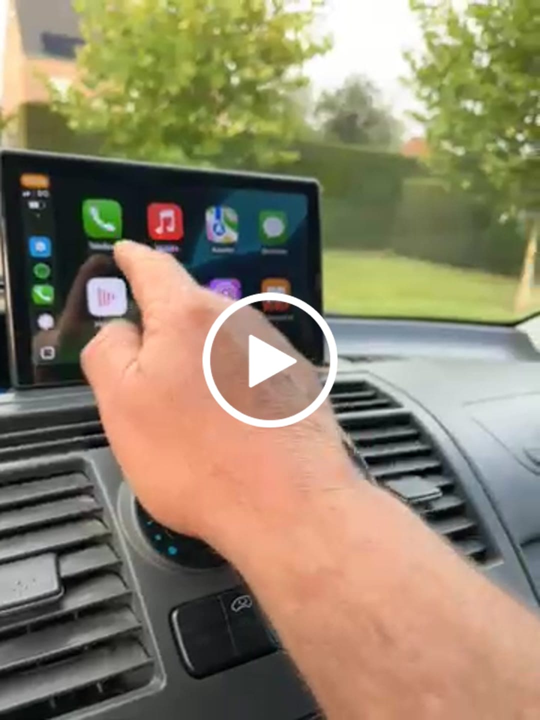 Customer video review of Siltcon® 9”  Carplay / Android Auto Scherm
