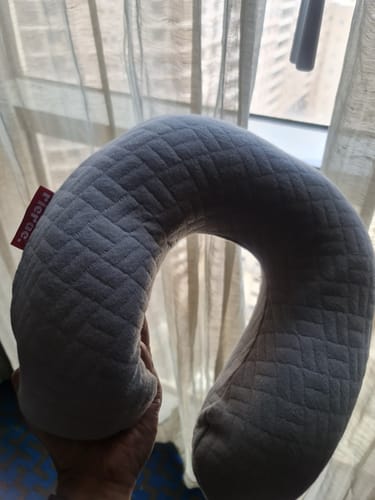Customer photo review of Ripa- Travel Neck Pillow