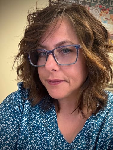 Customer photo review of Root Texturizing Powder + Flex Hold Hairspray Bundle