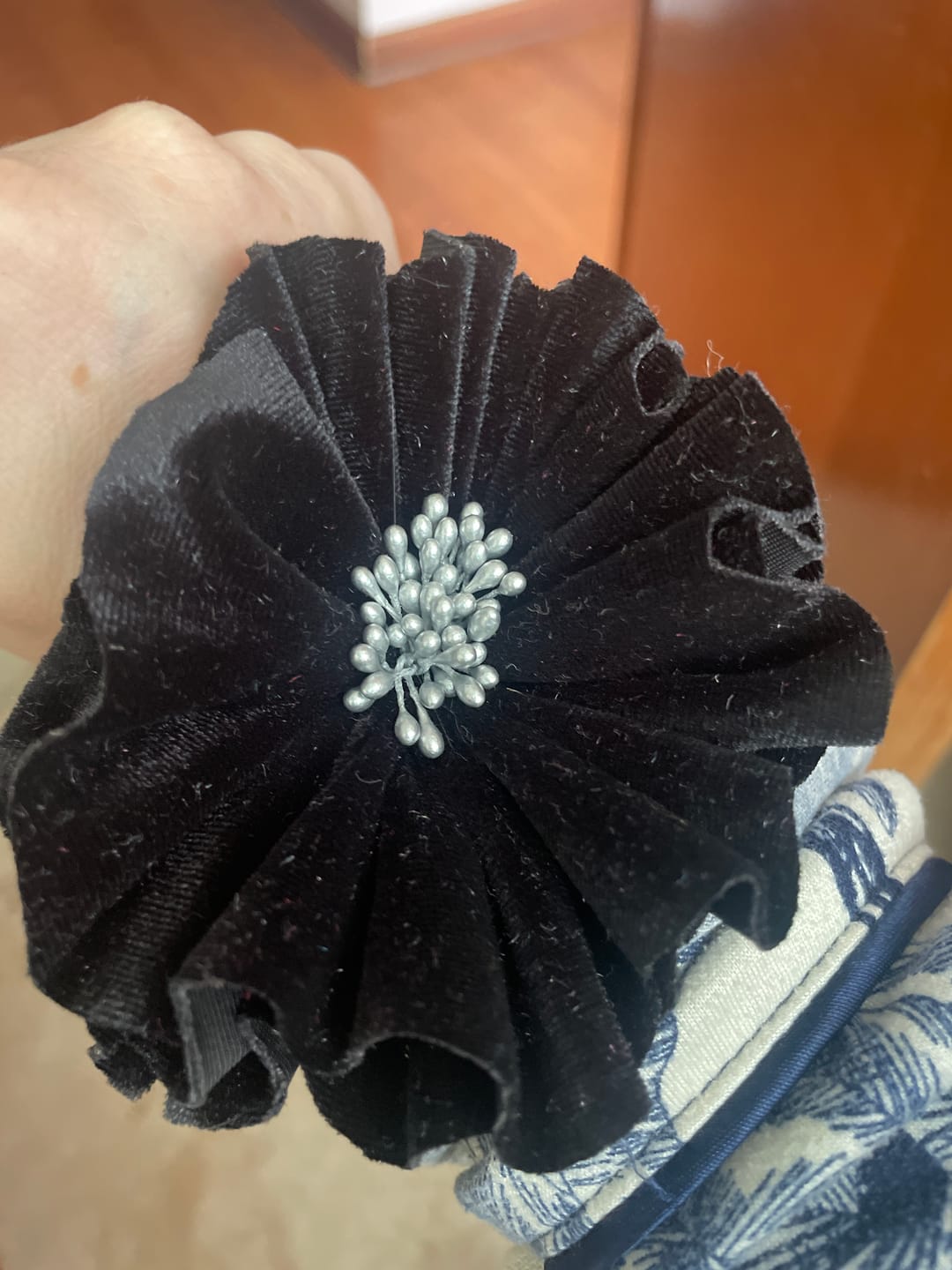 Customer photo review of SCRUNCHIE BLACK FLORENTINE
