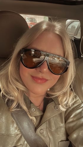 Customer photo review of Óculos Brienza Oversized