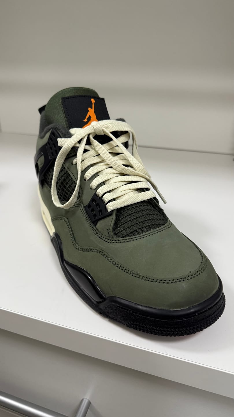 Customer photo review of Jordan Replacement Shoe Laces