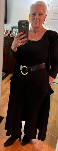 Customer photo review of Essential Crop Pant