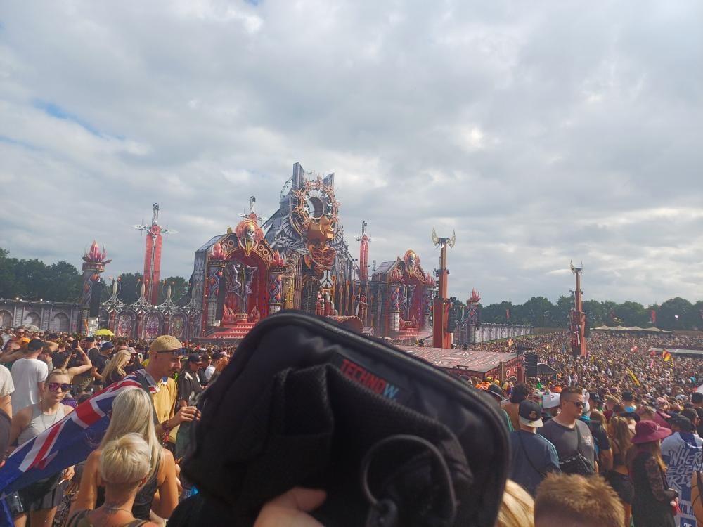 Customer photo review of 160 BPM — L’ESSENTIEL RAVE + ÉVENTAIL