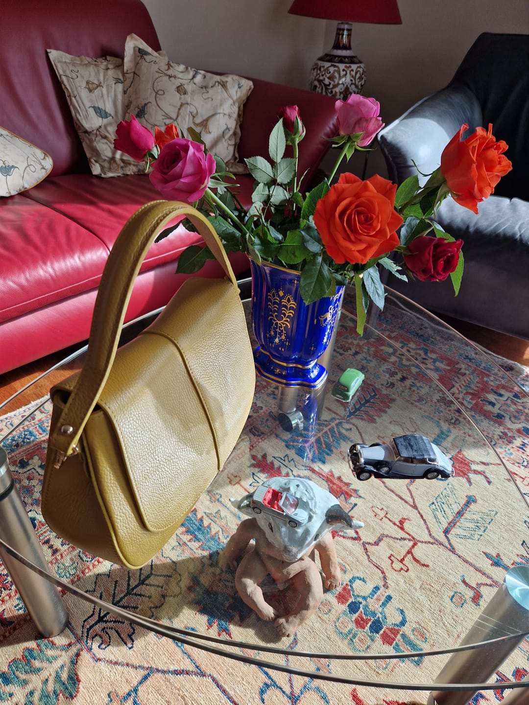 Customer photo review of Ellen - Borsa a spalla in vera pelle con tracolla regolabile e dettagli oro