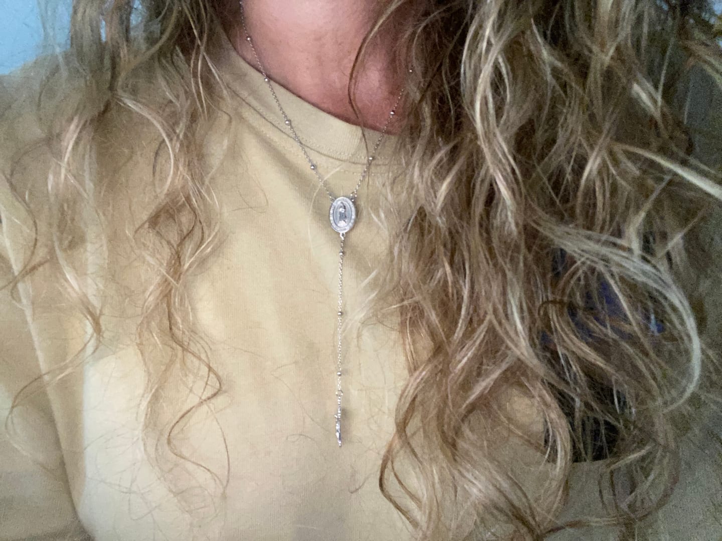 Customer photo review of Collar Virgen María Milagrosa