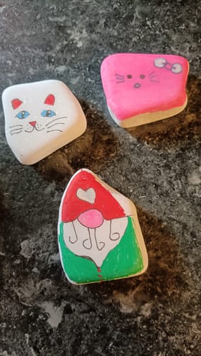 Customer photo review of 12/15 Stuks Santorini Schilderstenen 3-8 cm 1,5 KG Happy Stones + QR Codes voor de App