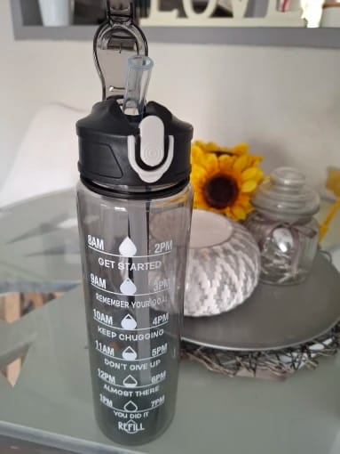Customer photo review of Plastic Sports Bottle 800ml With Time Scale Leak-Proof — Teal | KIMLUD