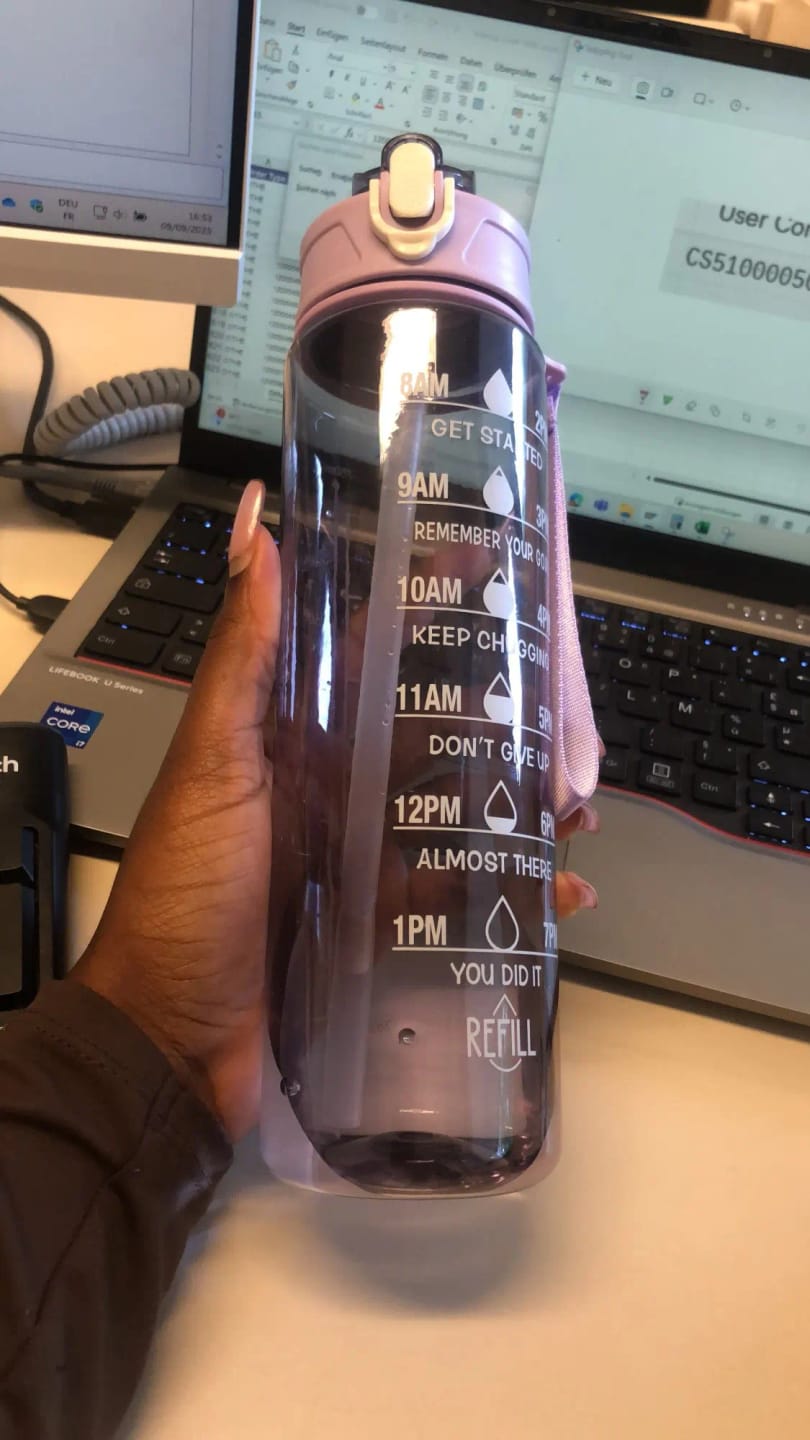 Customer photo review of Plastic Sports Bottle 800ml With Time Scale Leak-Proof — Teal | KIMLUD