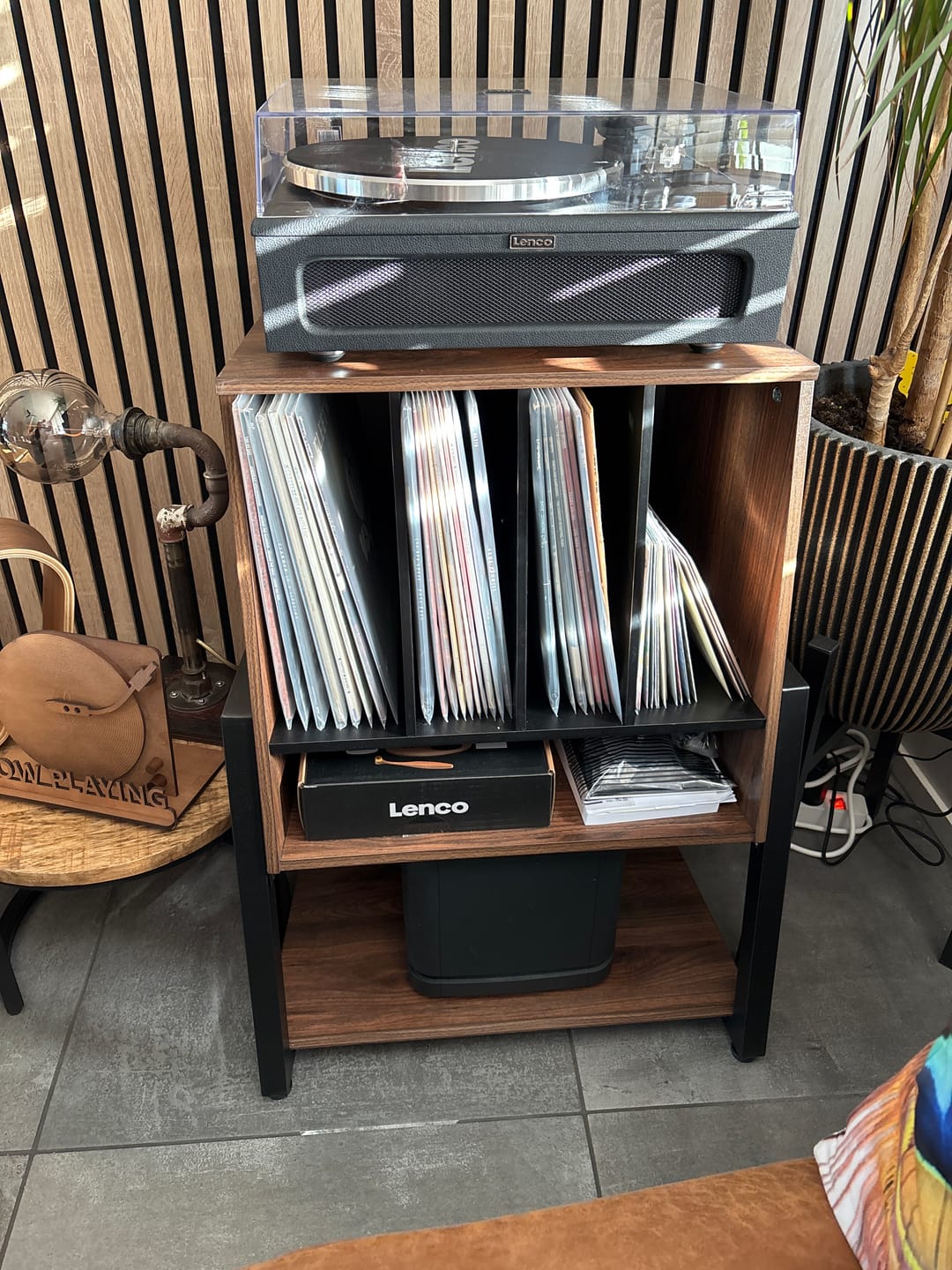 Customer photo review of Eiffel RS05 Record Player Stand