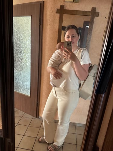 Customer photo review of Josy Straight-Leg Jeans - Creme