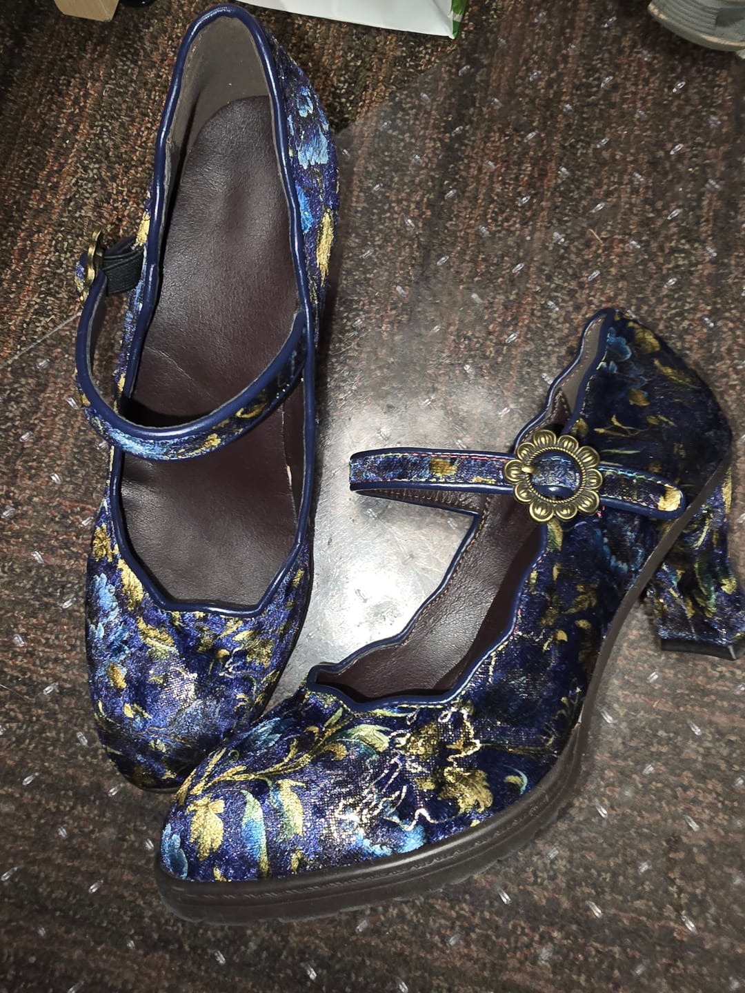 Customer photo review of Retro Handmade Embroidered Pumps