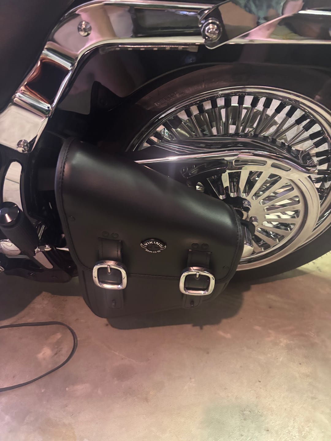 Customer photo review of 3L - Vintage Motorcycle Swingarm Bag for Harley Softail