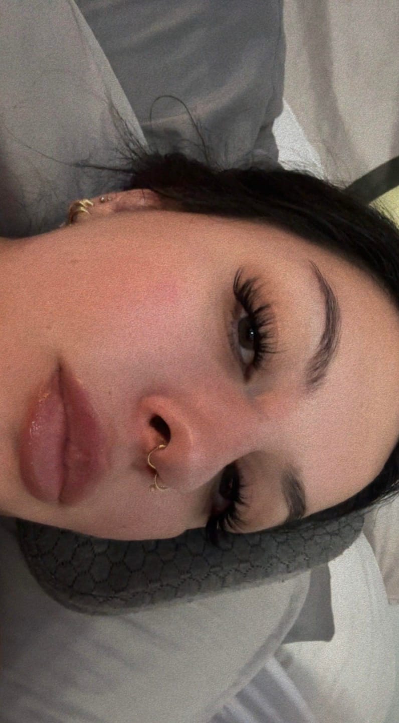 Customer photo review of Lash Bond & Seal - Black 10ml