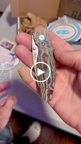 Eric E. review of TRM NEUTRON 2 Framelock 80'S Camo Carbon 3D Contoured Smooth image 1 out of 1