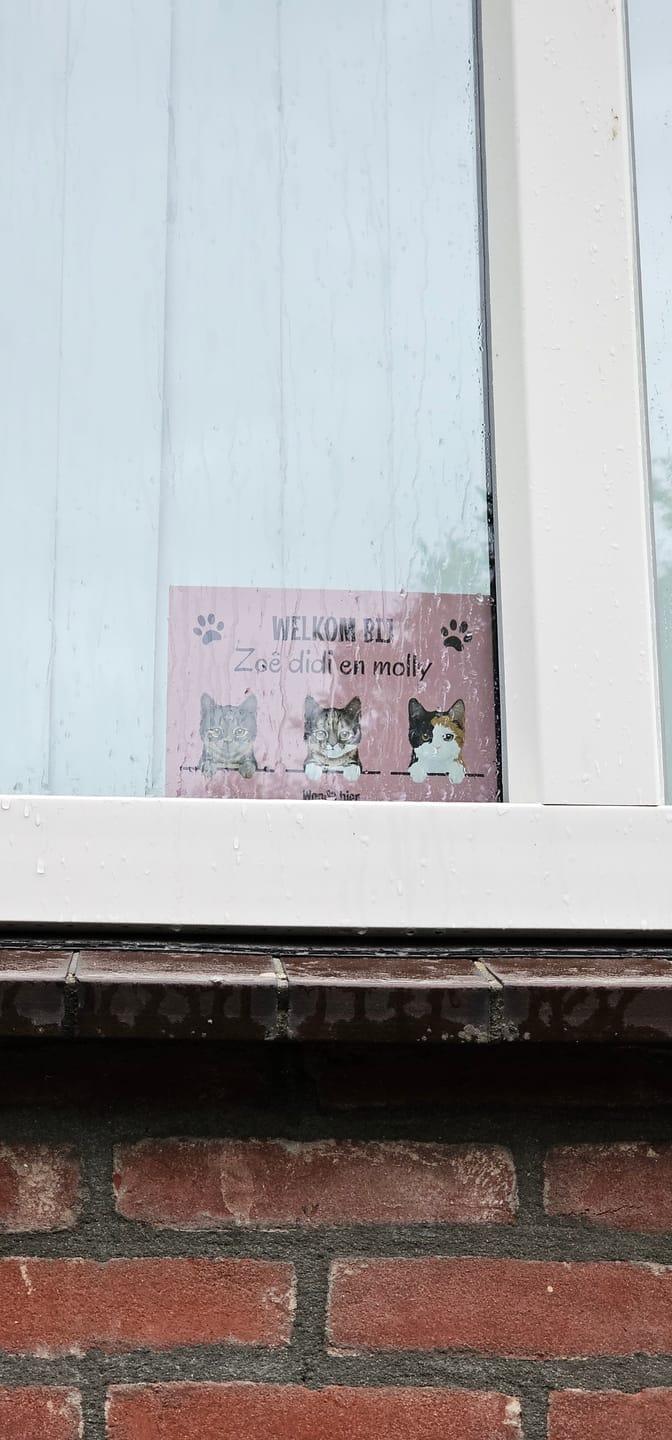 Customer photo review of Spionerende huisdieren- Gepersonaliseerde deurbord