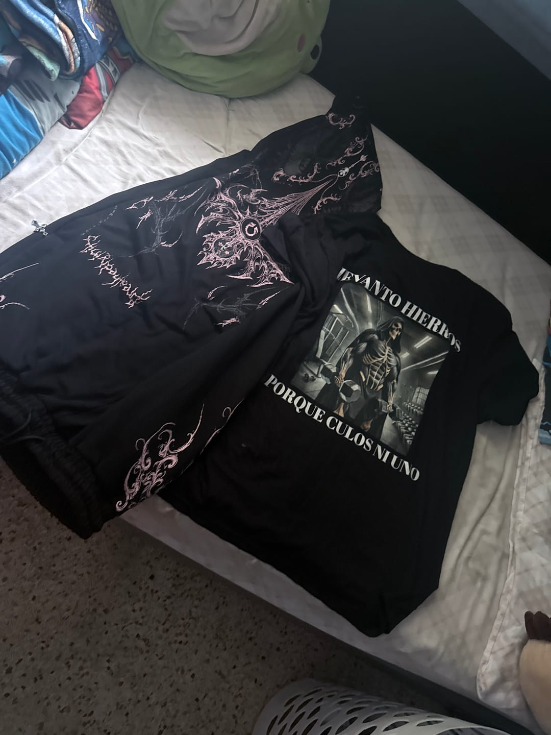 Customer photo review of Levanto Hierros, Culos Ninguno (Diseño Trasero)