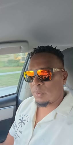 Customer photo review of Mis Raíces Orange