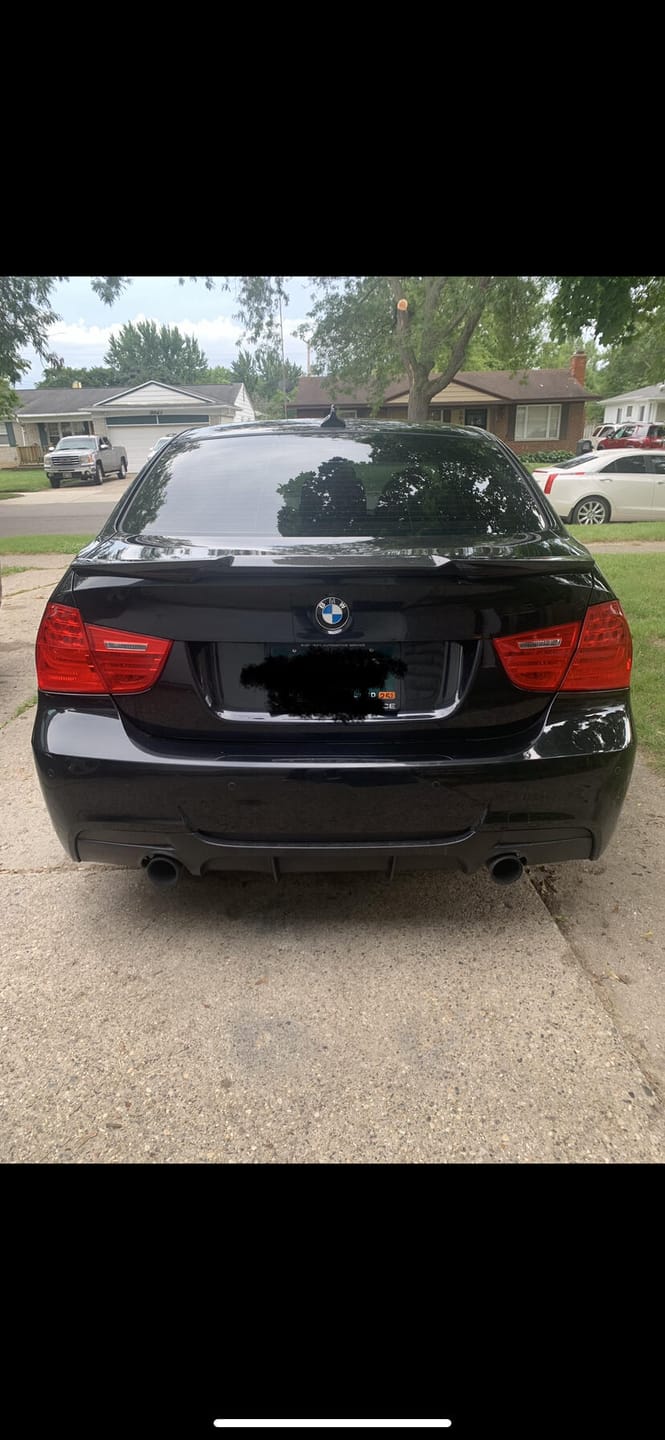 Customer photo review of E9X M4 STYLE CARBON SPOILER