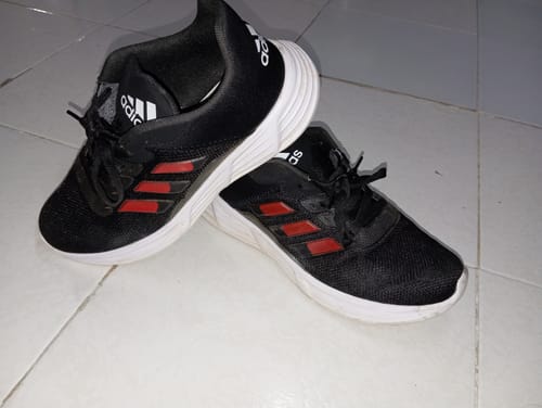 Juan Pablo C. review of Tenis 510 Negro Rojo image 1 out of 1