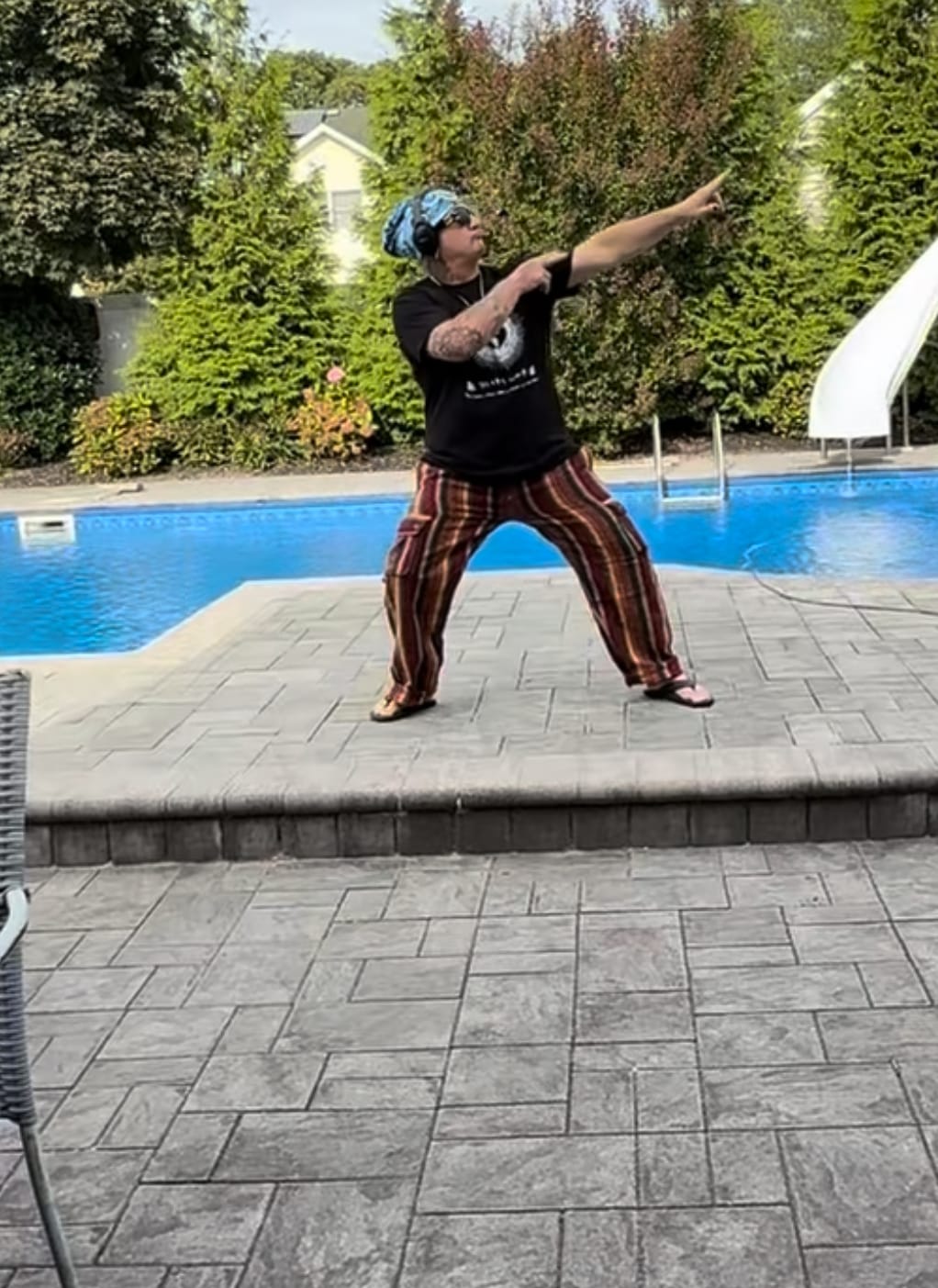 Customer photo review of Woven Cotton Cargo Pants