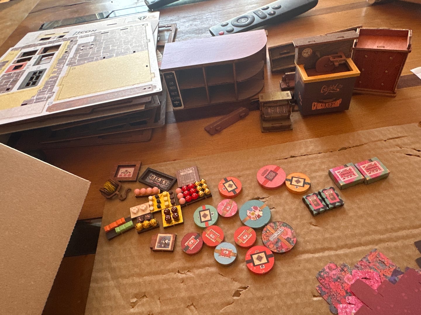 Customer photo review of Rolife DIY Mini House - Casas Miniatura Henry's Chocolate