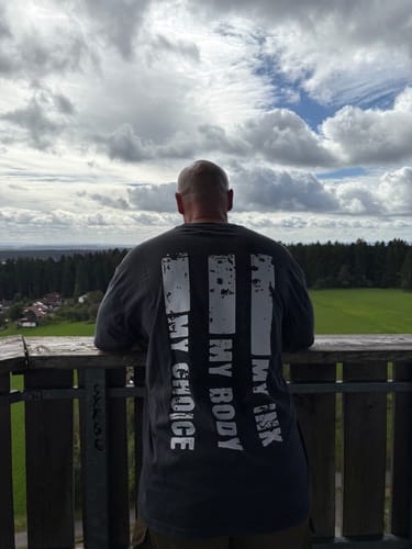 Customer photo review of Mona - Premium Shirt