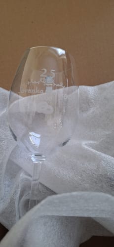 Kundenbewertung mit Foto zu Leonardo wine glasses with engraving – Silver wedding anniversary 25 years – Personalized with names & date – Gift set for wedding or engagement - Color: Daily, Personalization: Name 1:Jovanka 
Name 2: Jürgen 
Jahr: 2000