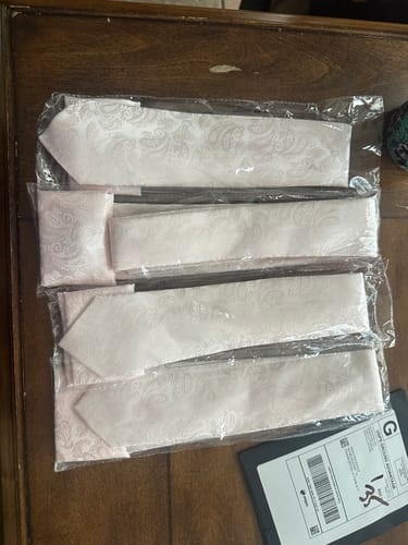 Customer photo review of Light Pink Paisley Men's 63 Inches Extra Length Tie Pocket Square Cufflinks Set