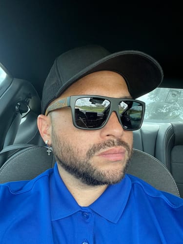 Customer photo review of Mis Raíces Black