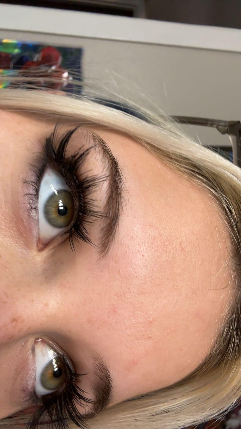 Customer photo review of Lash Bond & Seal - Black 10ml
