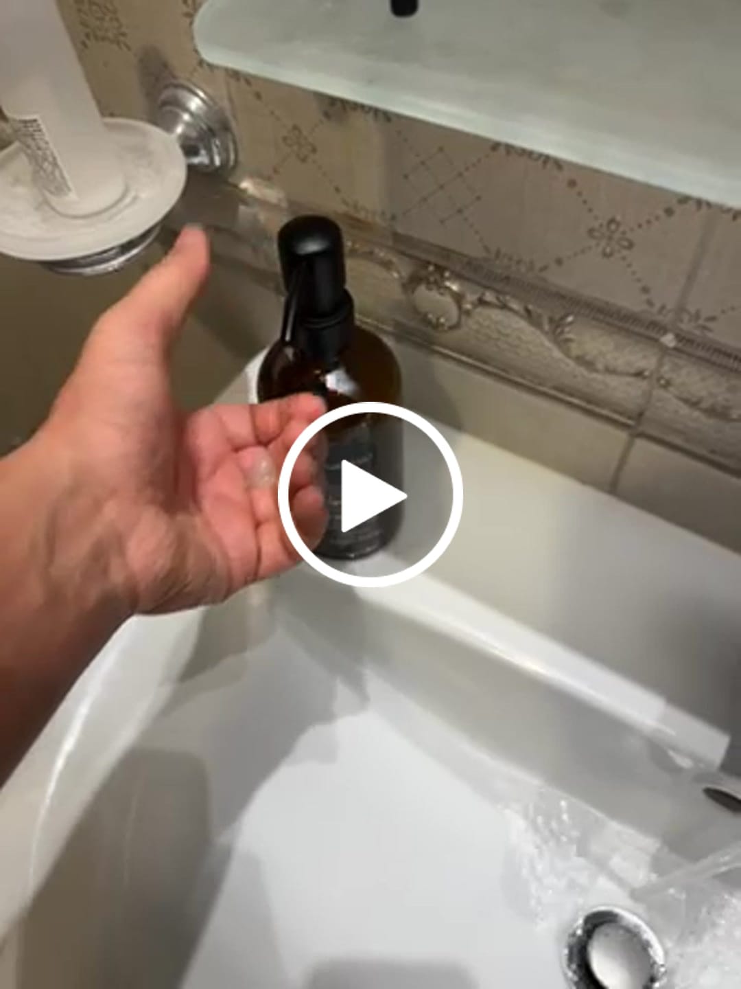Customer video review of Signature Exfoliating Hand Wash With Dead Sea Minerals 500ml