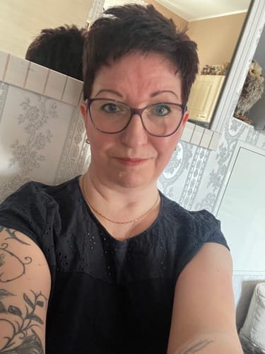 Customer photo review of 129 - Kajal / Eyeliner Aubergine