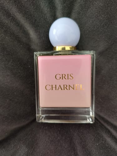 Customer photo review of Gris Charnel