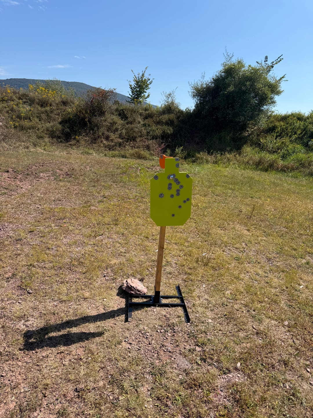Customer photo review of Double T-Shaped Base Stand + Mounting Kit + 12" X 20" Hostage Target