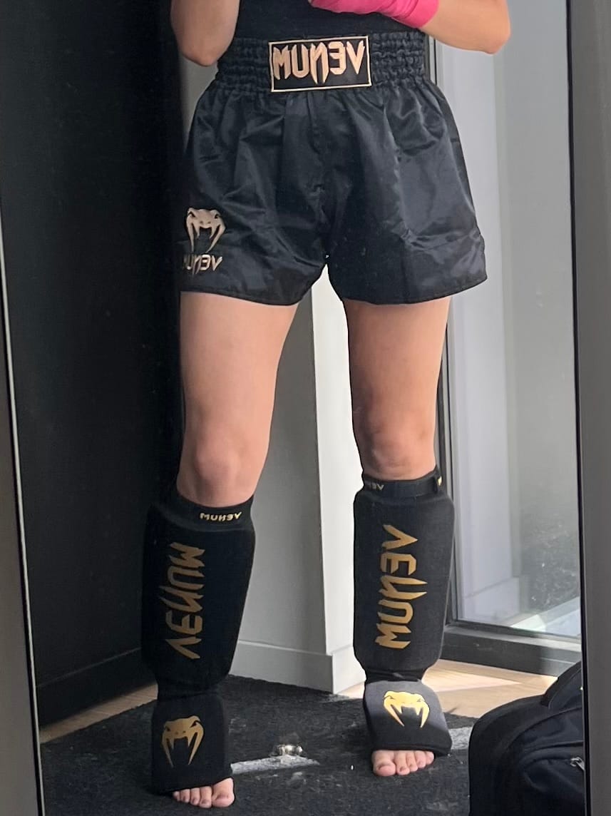 Customer photo review of Venum Scheenbeschermers Kickboks Kontact - Zwart/Goud