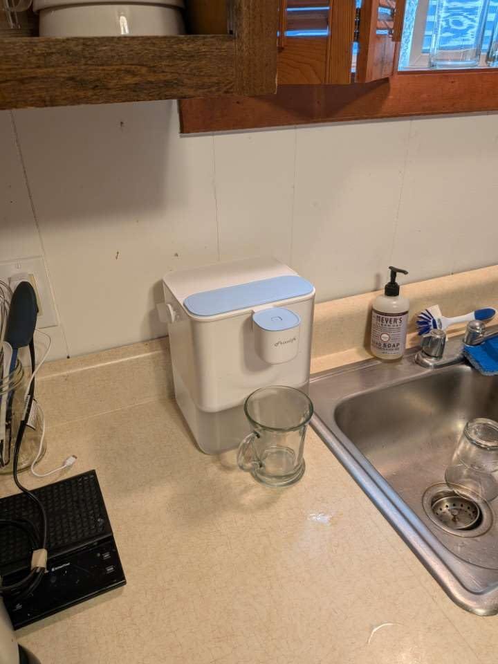 Customer photo review of Frizzlife 400-Gallon Electric Water Filter Dispenser with 2 Filters (8-Stage Filtration),Reduce 99.89% of Lead,6 Months Rechargeable Water Pitcher, BPA-Free Instant Countertop Water Filter System,MD40