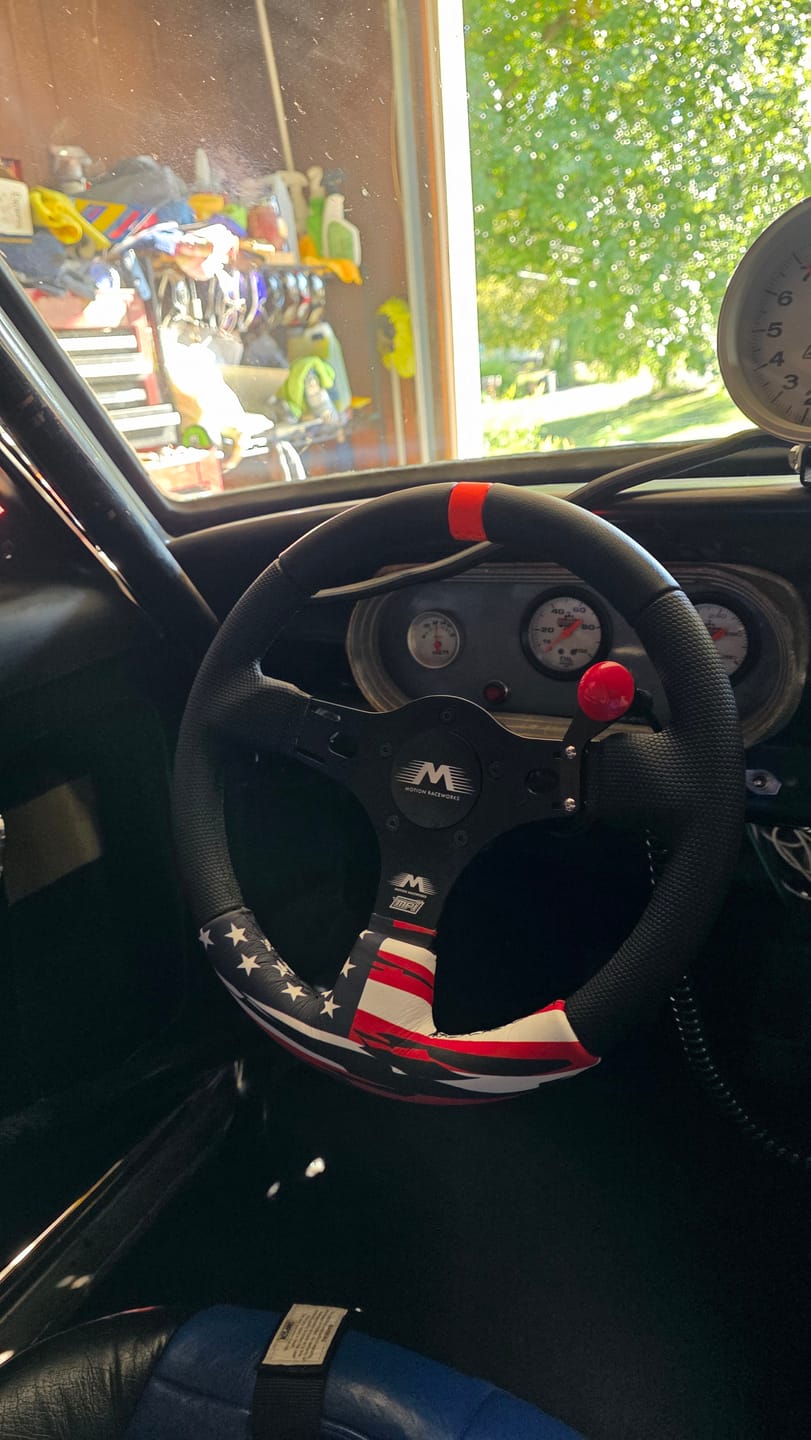 Customer photo review of Motion Raceworks Single Push Button Steering Wheel Bracket 15-00004