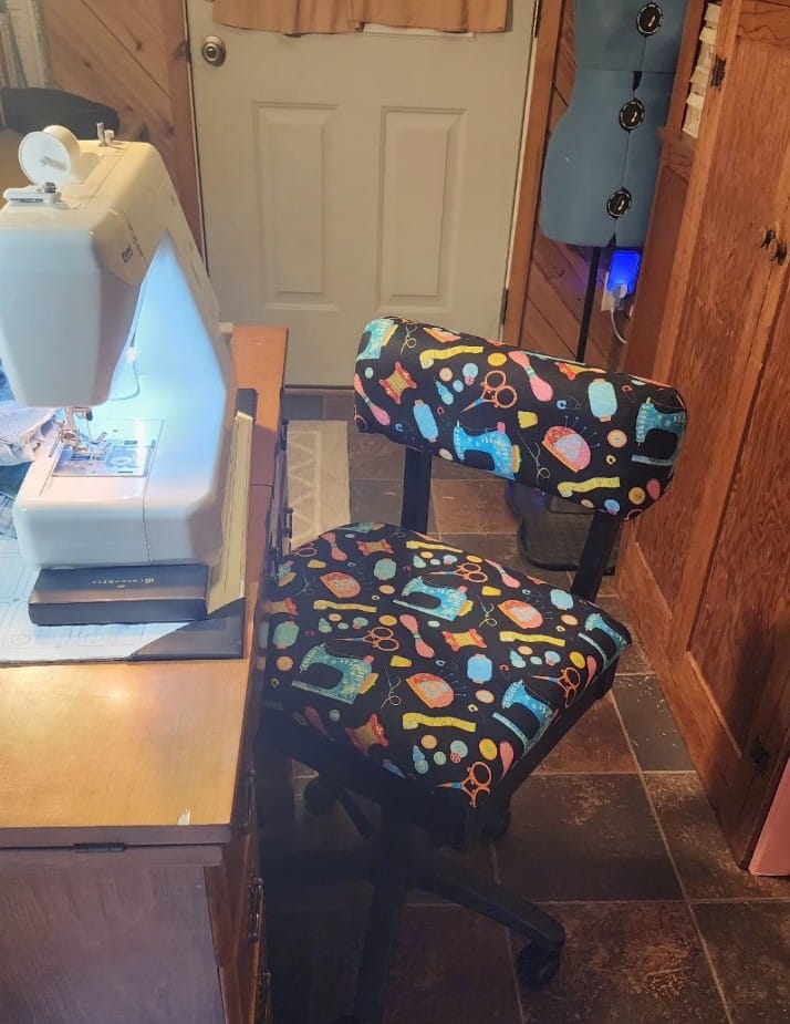 Customer photo review of Arrow Hydraulic Sewing Chair