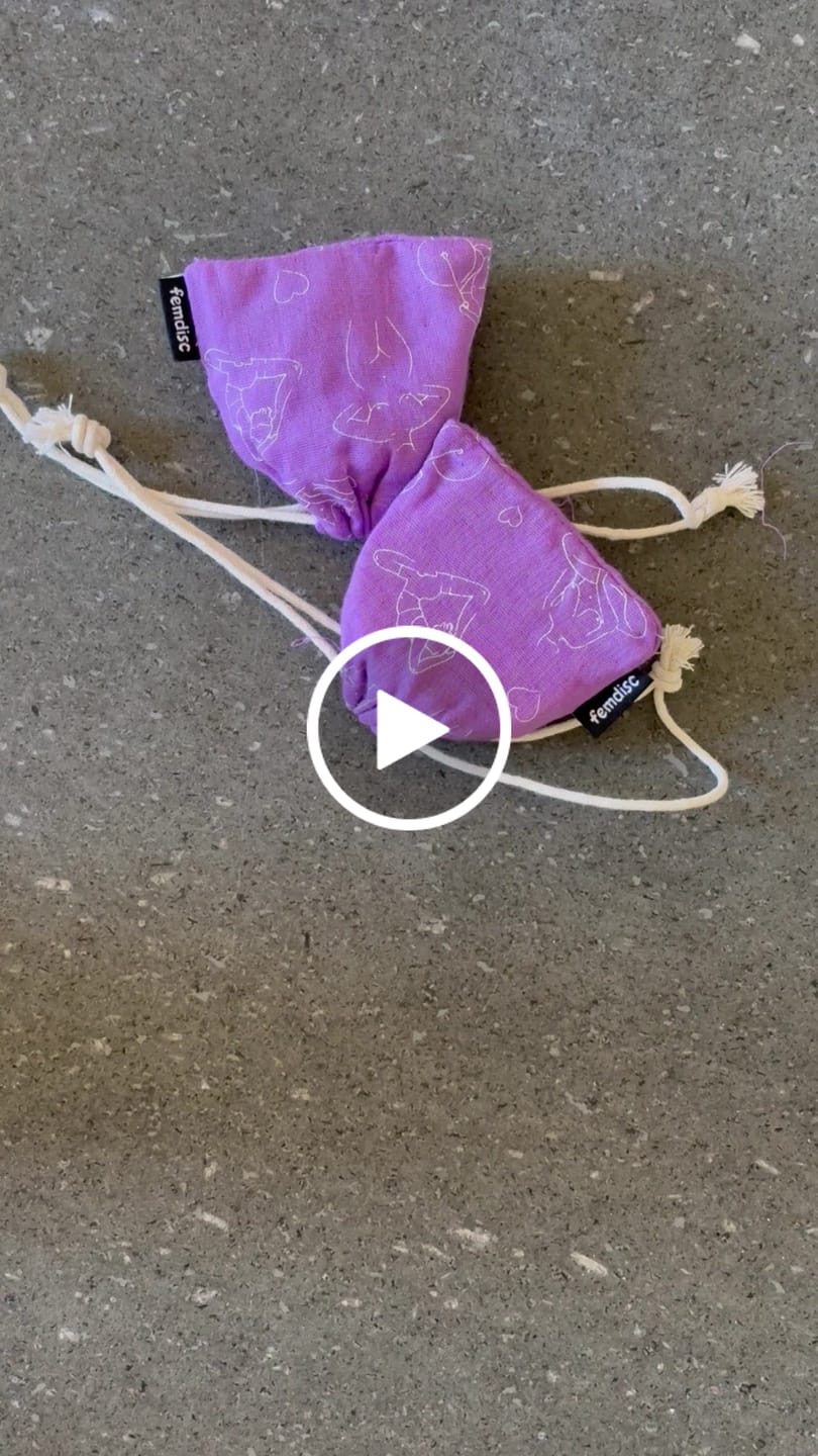 Customer video review of femdisc Menstruationsscheibe mit Lasche