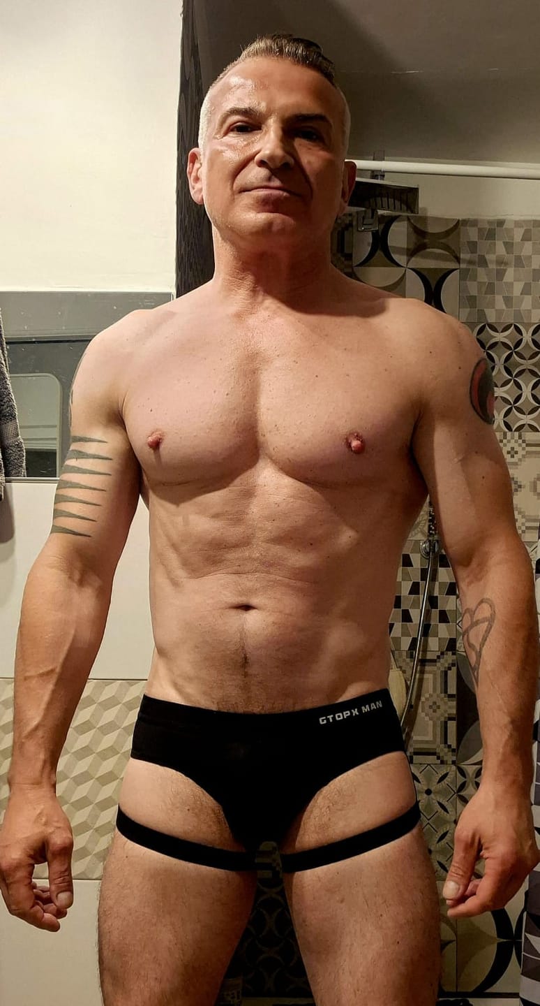 Customer photo review of Men's Sexy U Convex Garter Briefs