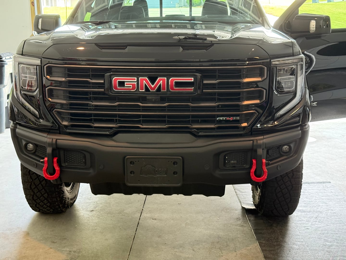 Customer photo review of GearAmerica UBER Shackles with Anti-Theft Lock (Red) | Forged Carbon Steel | 80,000 lb (40T) MBS & 20,000 lb (10T) WLL