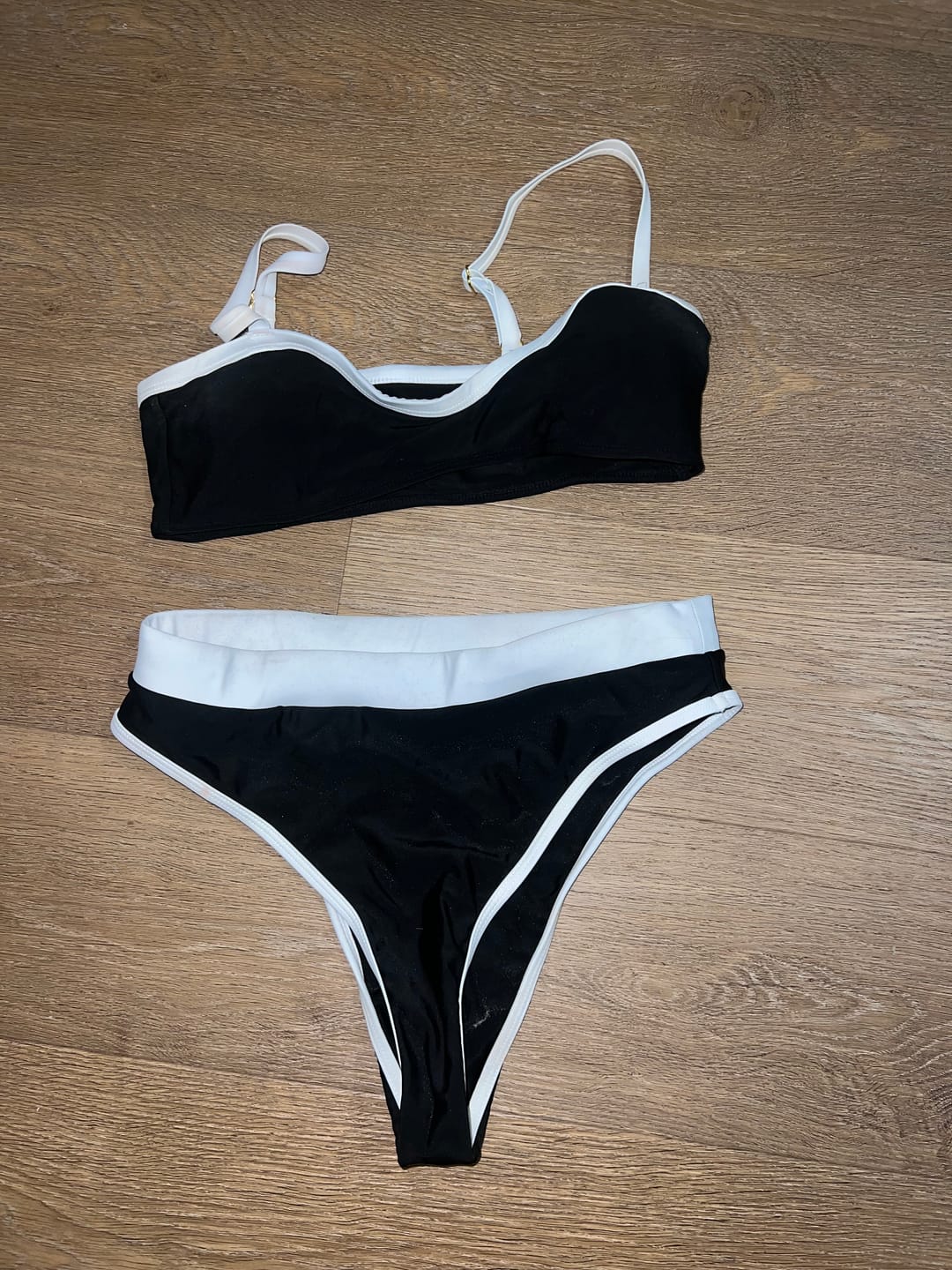 Customer photo review of CHLOE Black & White High Rise Bikini Bottom