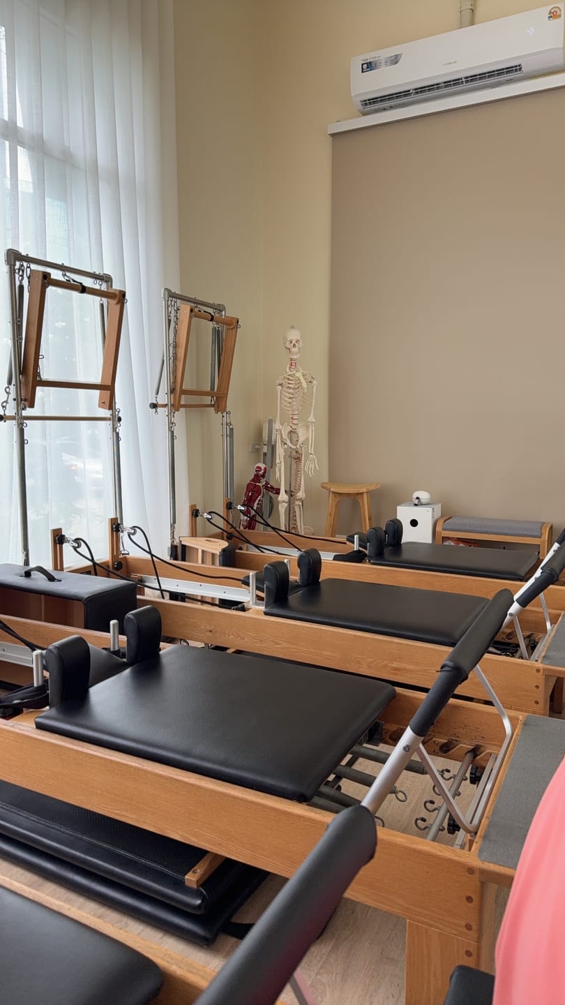 Customer photo review of Studio Wood Line Standard Reformer 5 Spring Kit