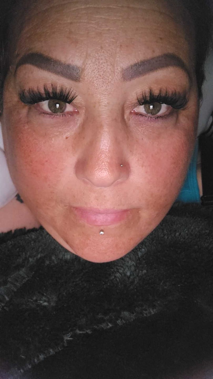 Customer photo review of Lash Bond & Seal - Black 10ml