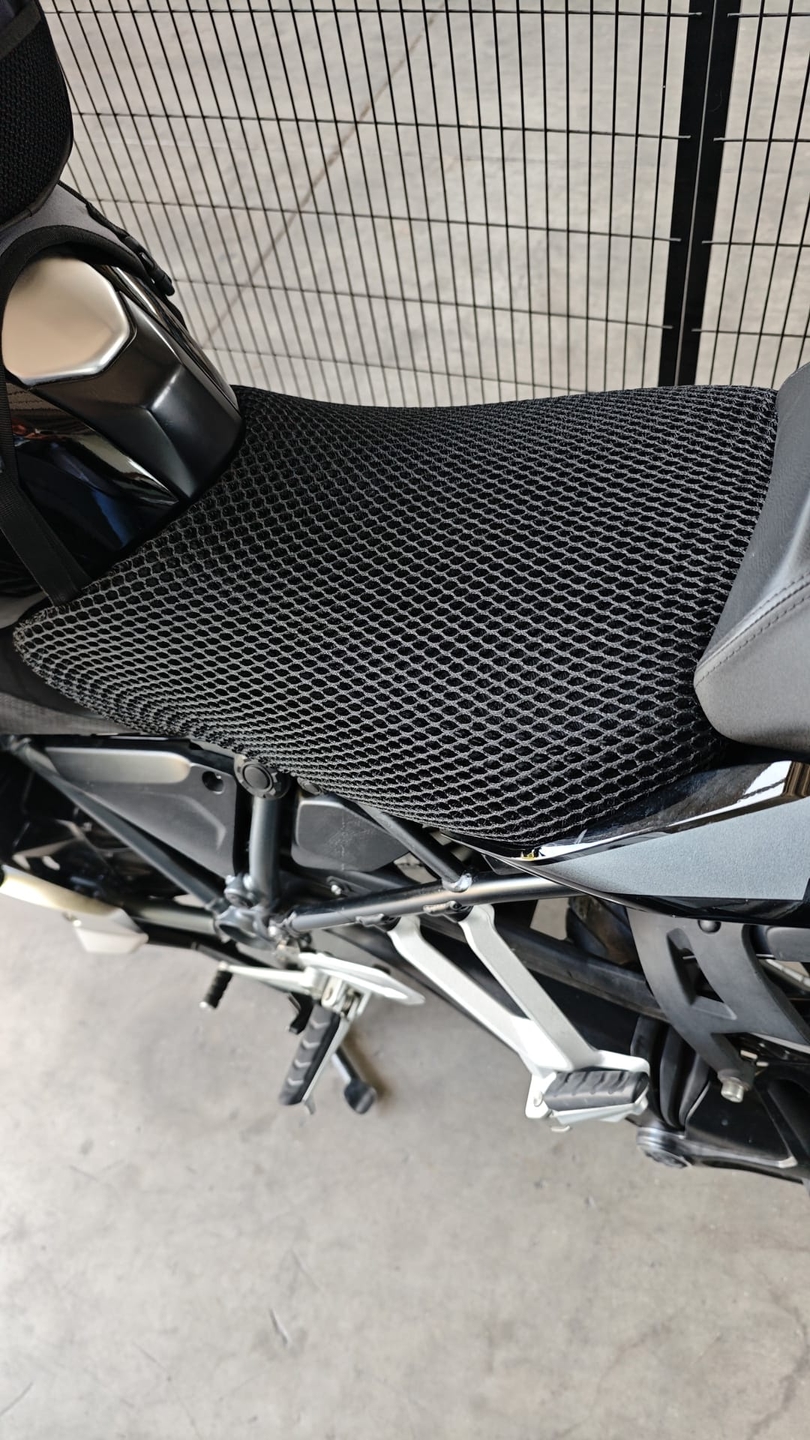 Wind Rider mesh seat cover on a BMW R 1250 GS Adventure
